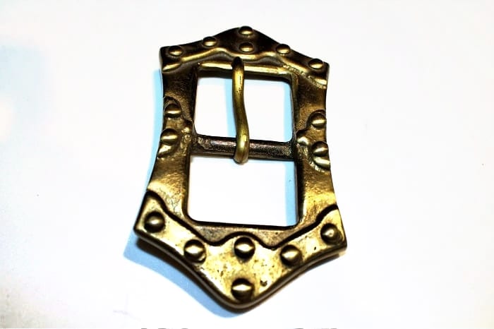 Fibbia dorata, Accessori